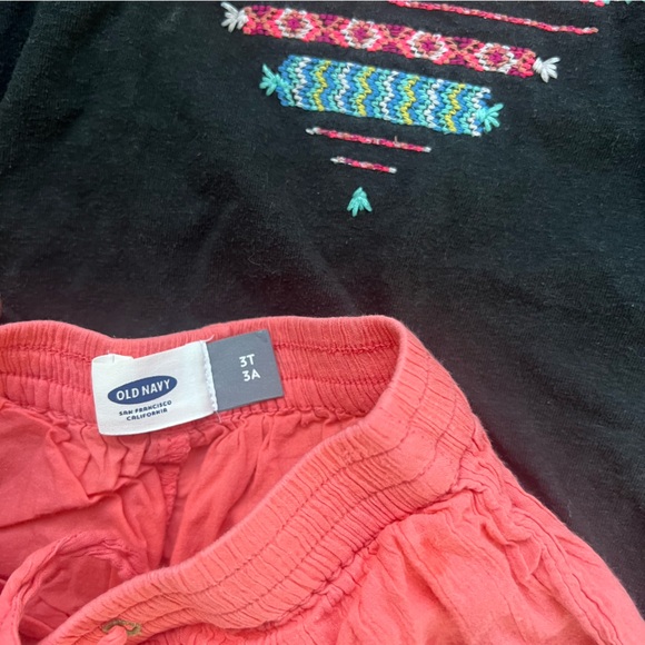 Old Navy 3T Summer Outfit 🌞 - Picture 3 of 3